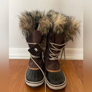 COPY - New with Tags SOREL Joan of Artic Size 7